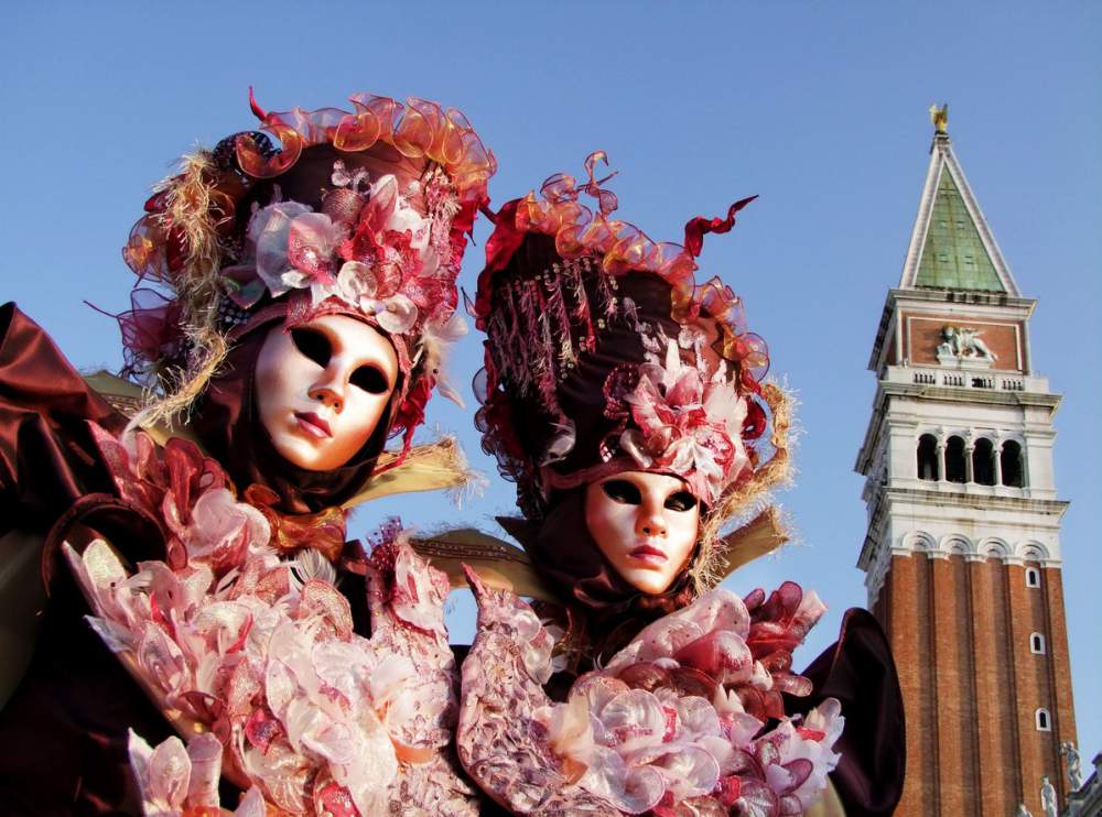 Le caratteristiche maschere di venezia